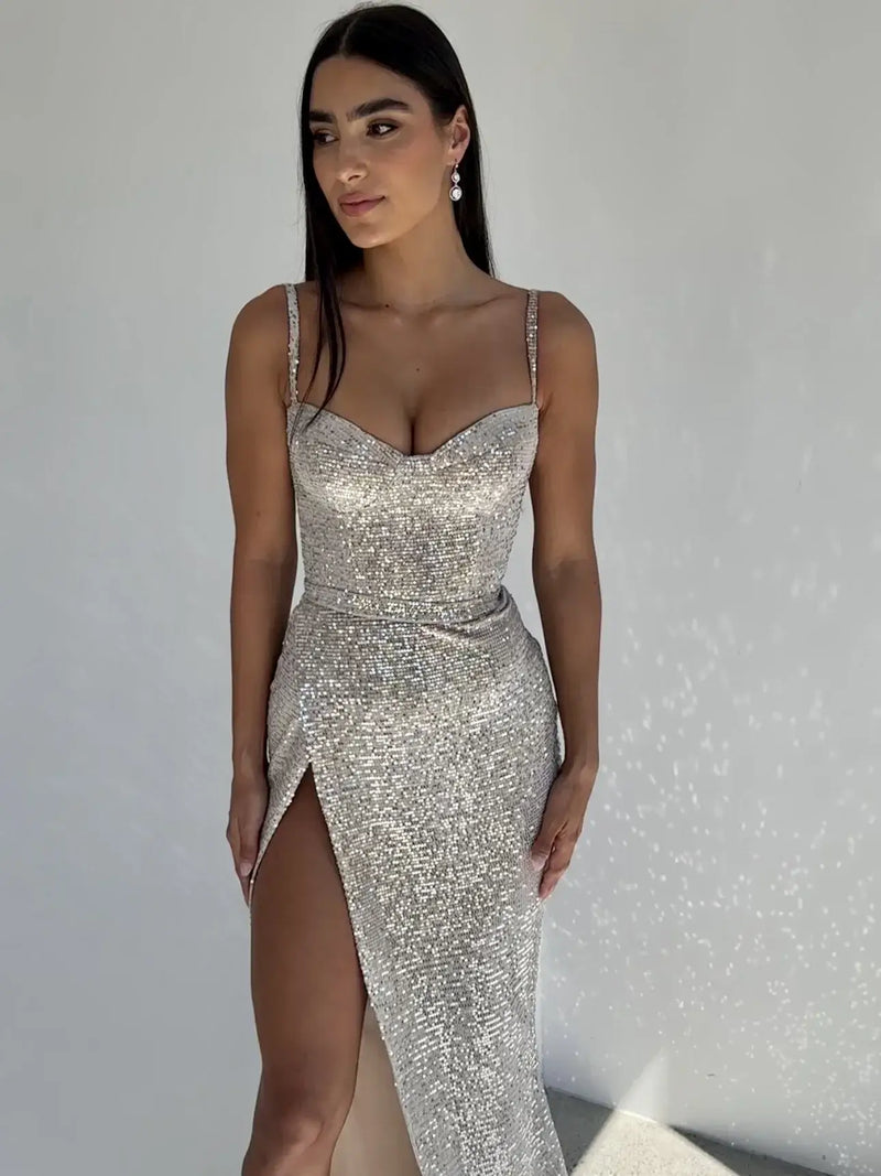 Vestido Longo De Lantejoulas Alça Fina Com Fenda