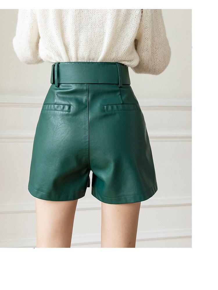 Shorts Curto Couro Com Cinto