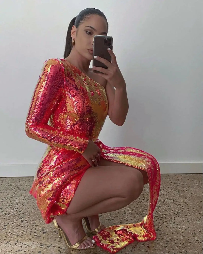 Vestido Curto De Paetês Um Ombro Só Manga Longa Dourado