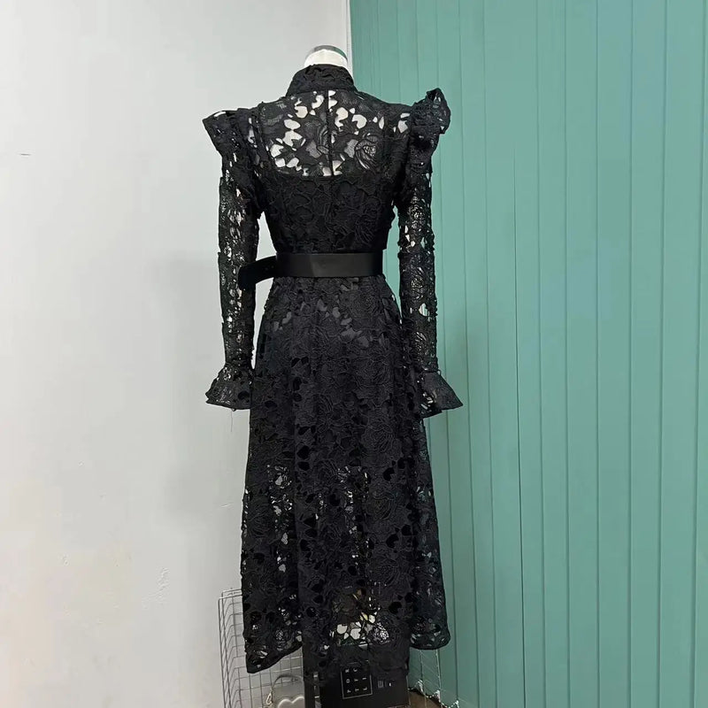 Vestido Midi Rendado Manga Longa Com Cinto Preto