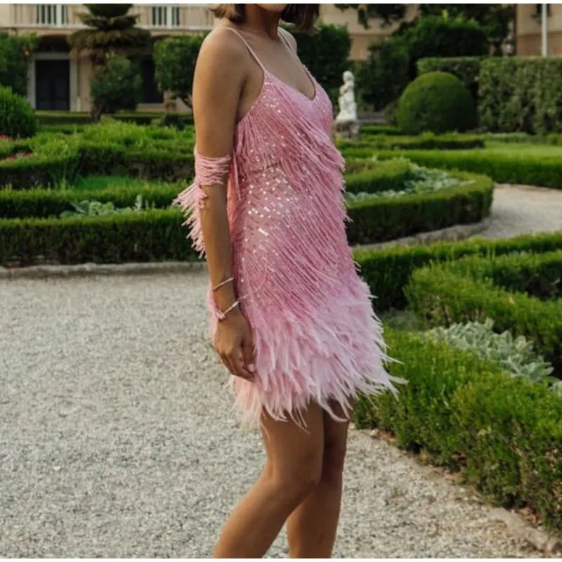 Vestido Curto Paetê Com Plumas Rosa