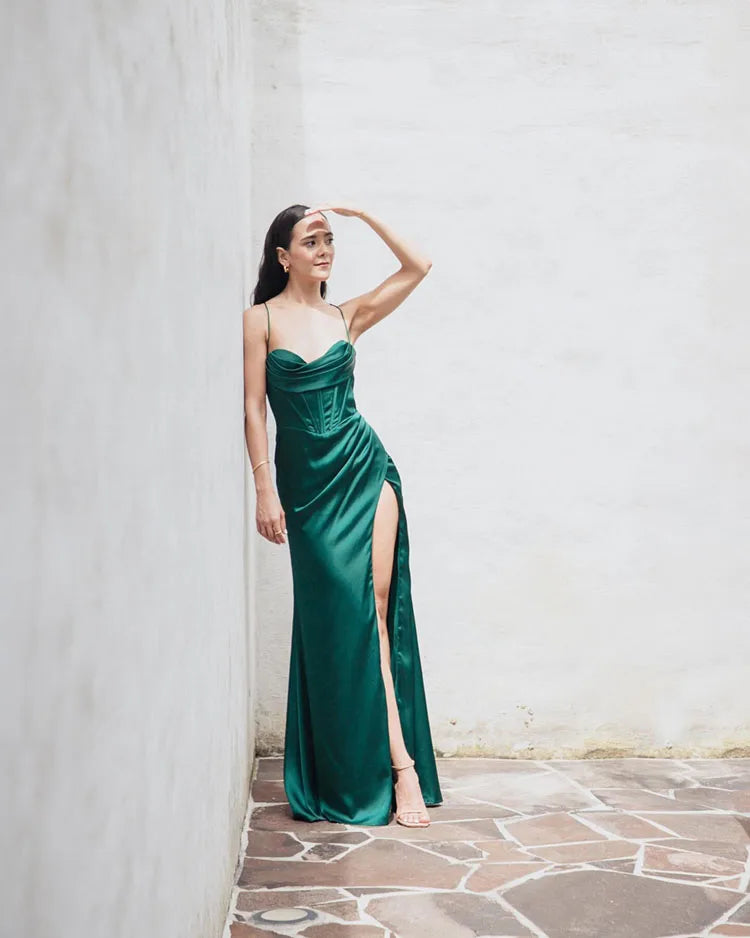 Vestido Longo De Cetim Decote Coração Com Fenda Glamour Verde