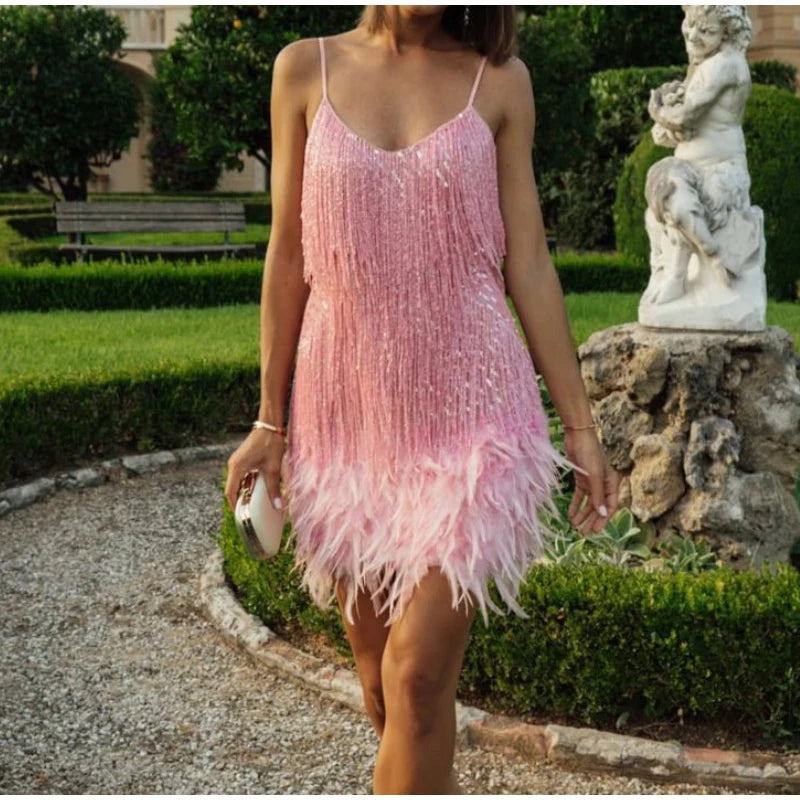 Vestido Curto Paetê Com Plumas Rosa