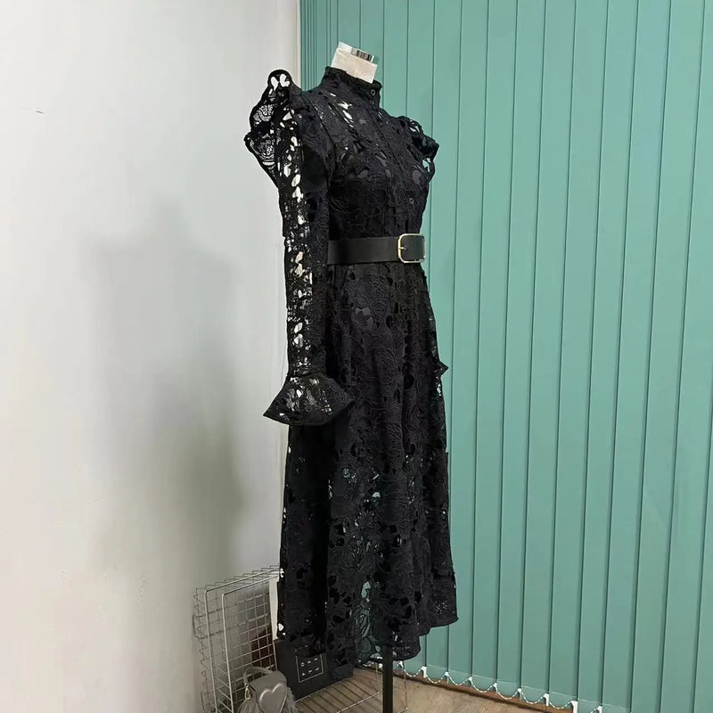 Vestido Midi Rendado Manga Longa Com Cinto Preto