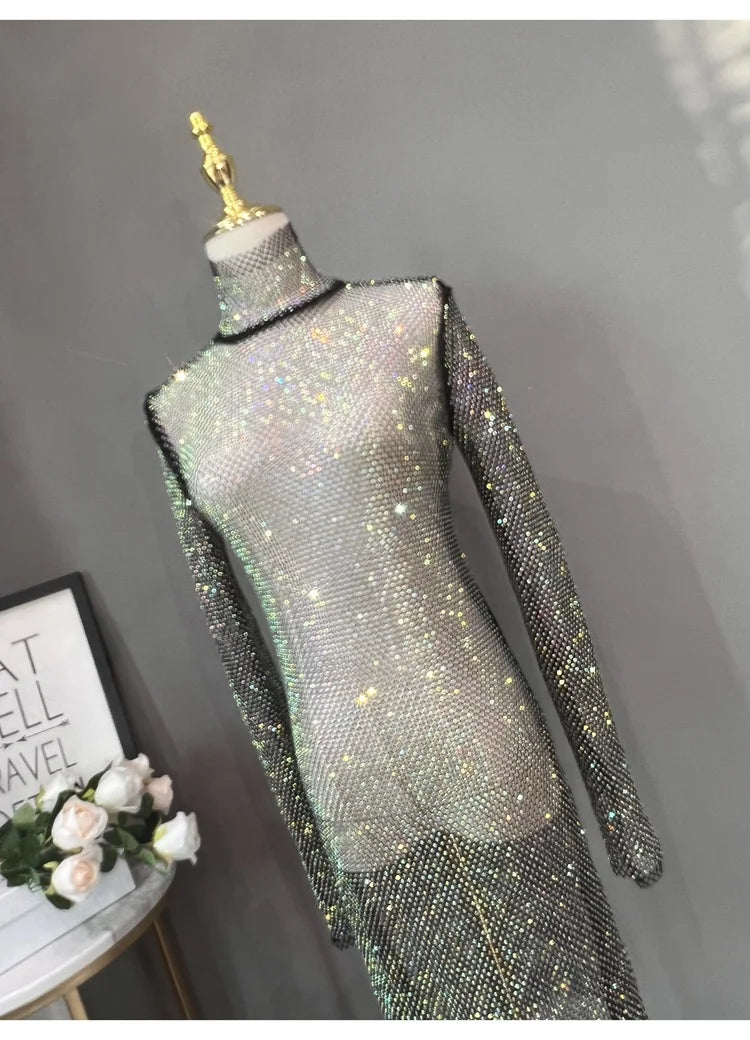 Vestido Curto Manga Longa Todo Em Strass