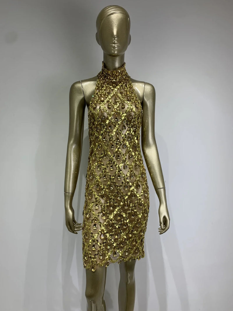 Vestido Curto Cravejado em Pedraria e Paetês Dourado