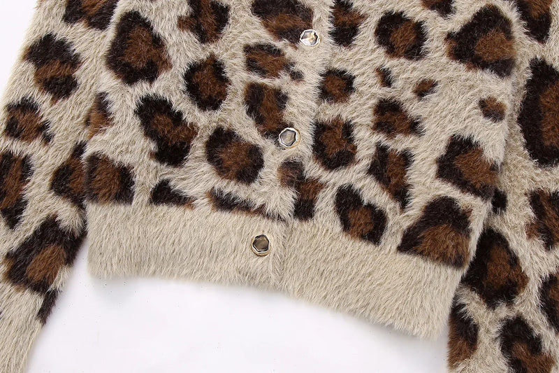 Cardigan Felpudo Estampa Animal Print Oncinha